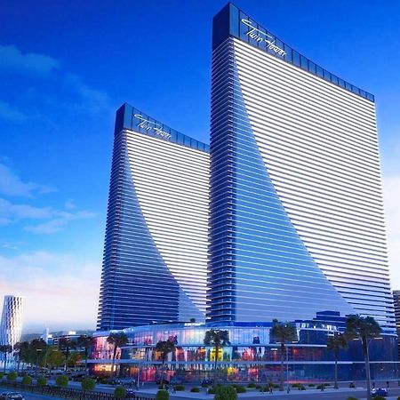 Orbi City - Aparthotel Near The Beach 巴统 外观 照片