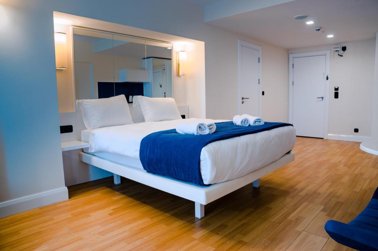 Orbi City - Aparthotel Near The Beach 巴统 外观 照片