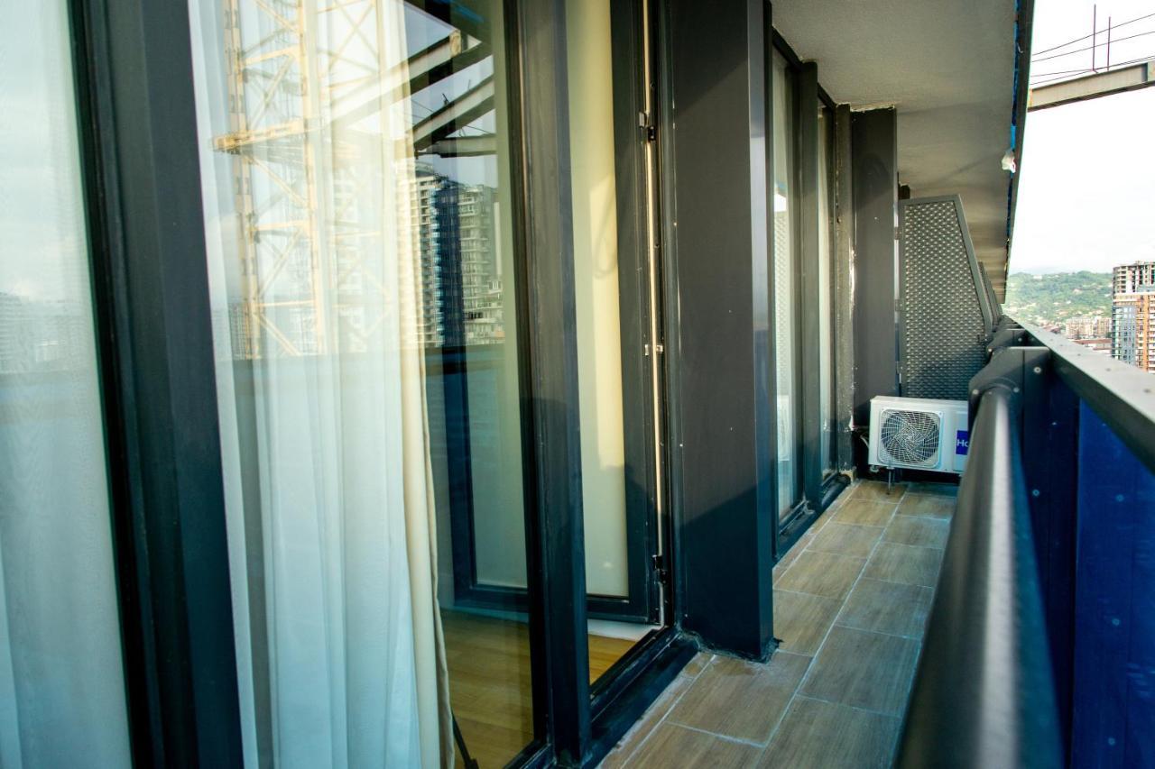 Orbi City - Aparthotel Near The Beach 巴统 外观 照片