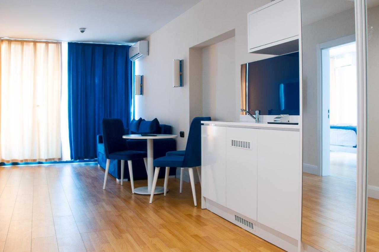 Orbi City - Aparthotel Near The Beach 巴统 外观 照片
