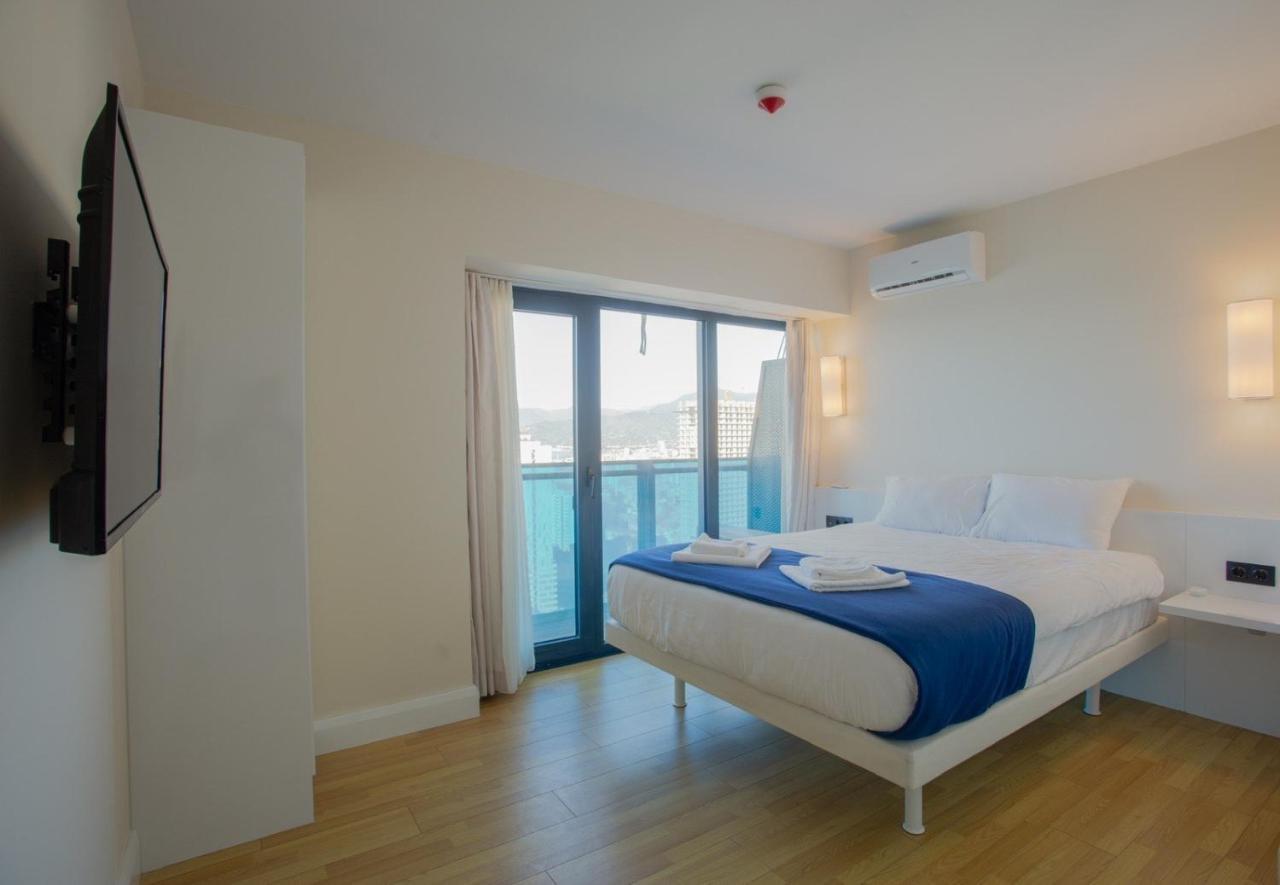 Orbi City - Aparthotel Near The Beach 巴统 外观 照片