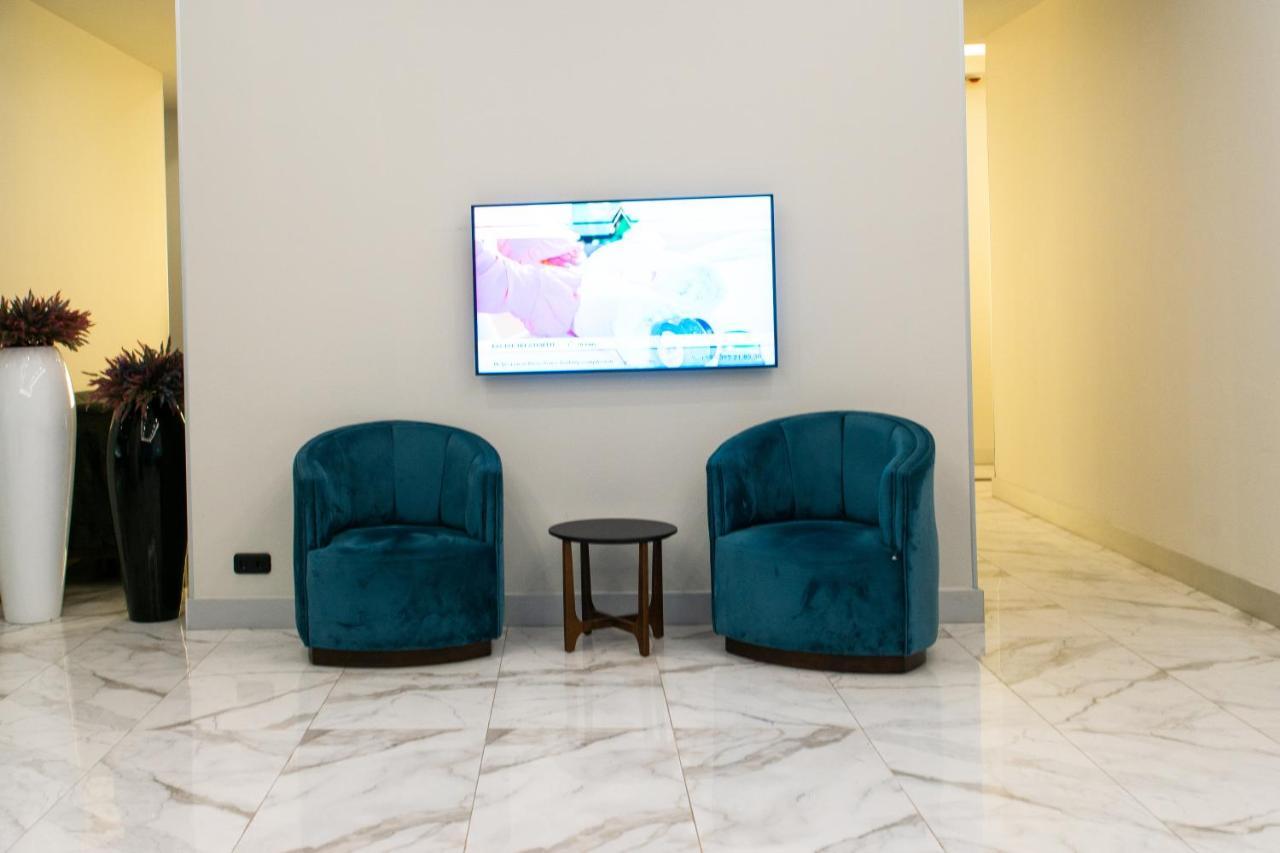 Orbi City - Aparthotel Near The Beach 巴统 外观 照片